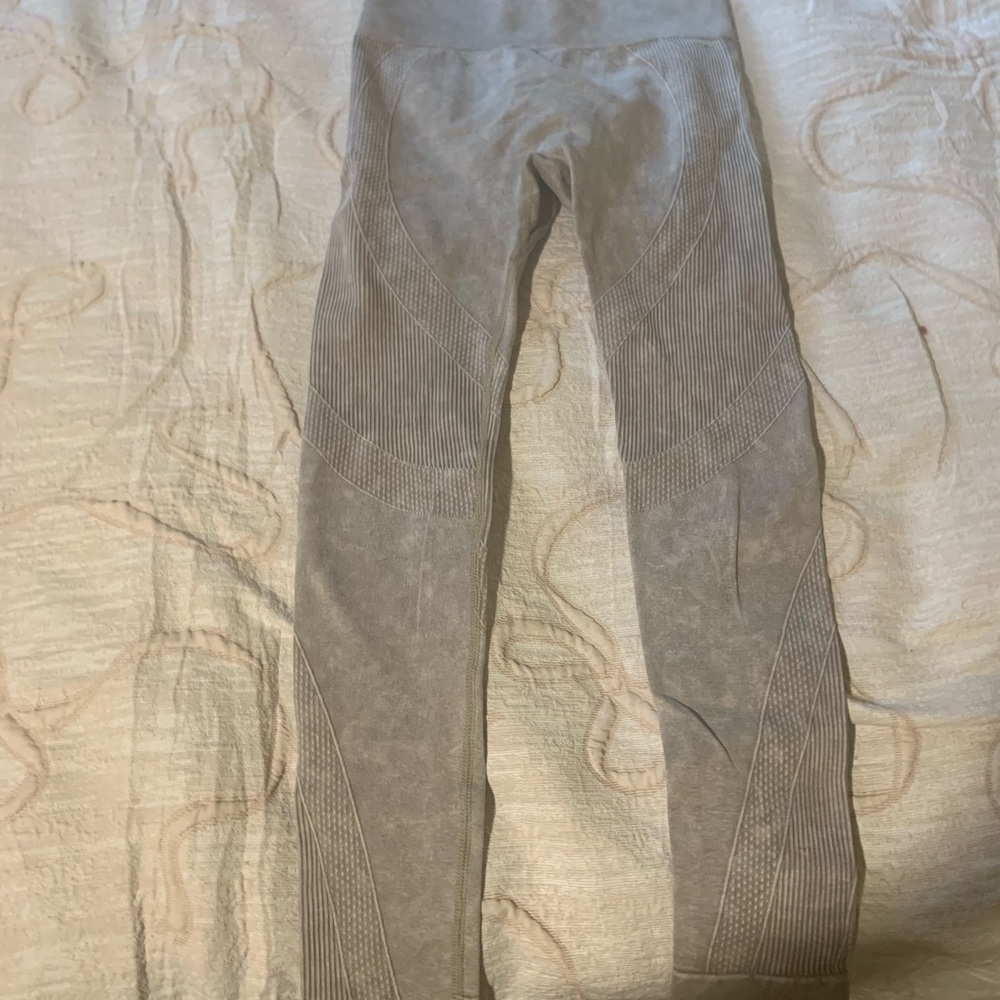 Amazon Neutral Taupe Seamless Sculpting Legging (w/ butt crunch)
